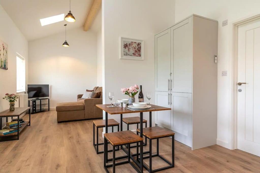 Gretton  Rose Barn - Luxury Barn Accommodation In The Cotswolds المظهر الخارجي الصورة