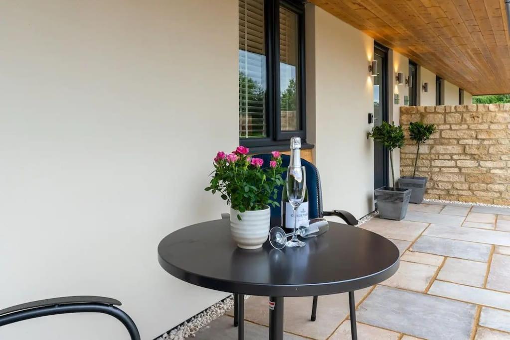 Gretton  Rose Barn - Luxury Barn Accommodation In The Cotswolds المظهر الخارجي الصورة